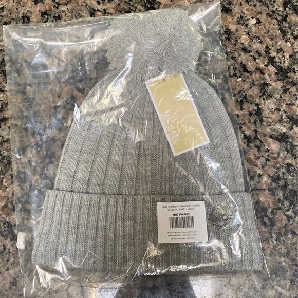 Michael Kors hat - Picture 2 of 3